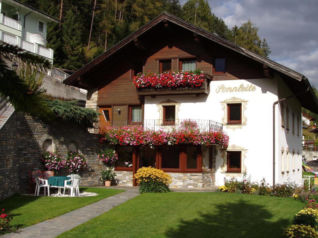 Haus Sonnleite Apartment Trins Exterior photo